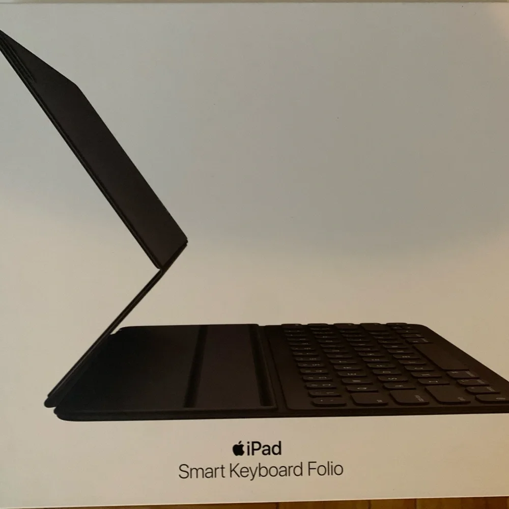 iPad Smart Keyboard Folio